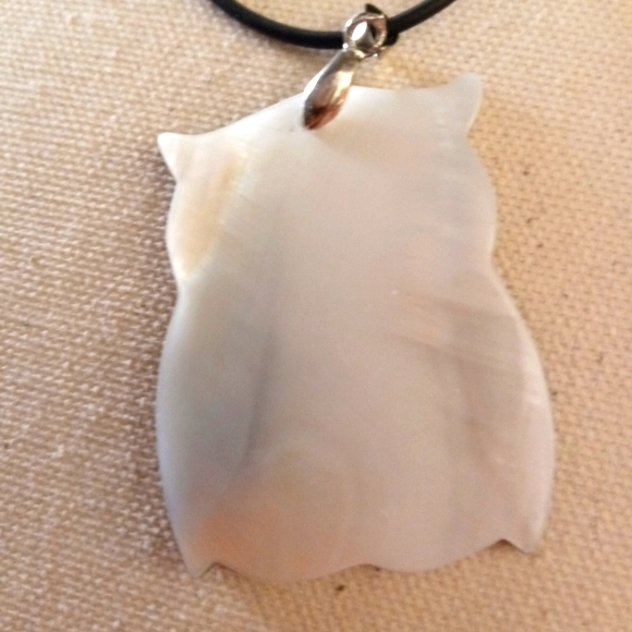 MOSAIC HANDMADE OWL ABALONE, M O P, AND ONYX.INLAY. 24-IN ADJUSTABLE LEATHER COR - Picture 3 of 3